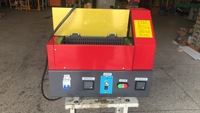 Machine d'étiquetage pneumatique semi-automatique de colle thermofusible de résistance à la chaleur avec l'application de jet 220V 1 an de garantie