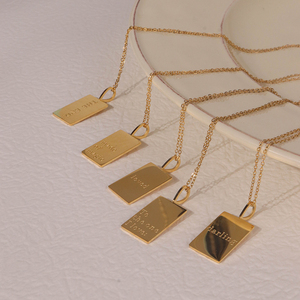 كريس أبريل في الأسهم مجوهرات عصرية PVD الذهب مطلي 316L الفولاذ الصلب عامية المشتركة قائلا مربع بطاقة قلادة قلادة - Product Image 4