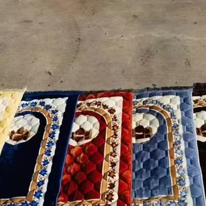 Tapis de prière uni avec pompons, tapis de prière musulman, tapis de mosquée, tapis en polyester - Product Image 2