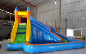 Tobogán acuático inflable para la diversión de los niños en el agua - Product Image 4