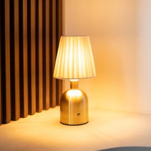 Lampe de table en cristal de luxe de qualité supérieure pour chambre d'hôtel, salon, intérieur, disponible au prix d'exportation - Product Image 2