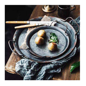 Nouveau design de plateau de service en fer rond pour gâteaux et pâtisseries plateau de service de fruits en métal de qualité pour la maison hôtels et restaurants - Product Image 1