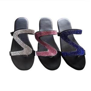 Nuevas Sandalias planas de mujer con diamantes de imitación para interiores y exteriores, sandalias de fondo plano para mujer en verano, zapatillas de mujer de talla grande - Product Image 6