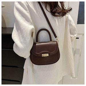 กระเป๋าสะพายข้างหนัง PU ดีไซน์ทันสมัยสำหรับผู้หญิง กระเป๋าสะพายไหล่ทรงสวยหรูสำหรับสาวๆ - Product Image 5