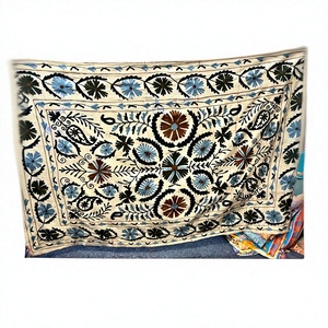 Funda de Sofá Tradicional Bordada a Mano, Floral Suzani Kantha, No Tejida, 100% Algodón, Transpirable, de Peso Medio - Product Image 2