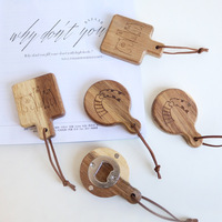 Logo personnalisé promotionnel réfrigérateur aimant ouvre-bière blanc forme ronde ouvre-bouteille en bois pour la décoration de la maison