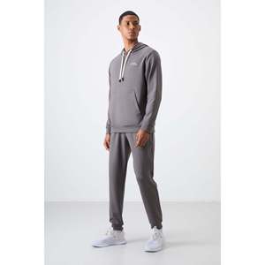 Conjunto Deportivo de Hombre en Gris Oscuro, Grueso, Suave, Texturizado, con Bordado, Mezcla de Algodón, de Air Jones - Modelo 85255 - Product Image 1