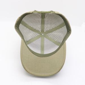 Gorra Deportiva de Alta Calidad, 100% Poliéster, con 6 Paneles Lisos y Perforaciones Láser - Product Image 6