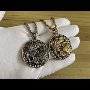 Nuevo Colgante de Acero Inoxidable con Cabeza de Lobo en Relieve, Estilo Nórdico Vikingo, con Letra del Brújula de Odín, Joyería de Acero de Titanio, 2026 - Product Image 5