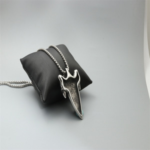 Yunnique – collier avec pendentif en forme d'animal en acier inoxydable, incrustation d'œil vert, bijoux cadeau - Product Image 4