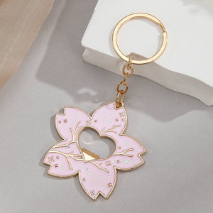 Clés de voiture Fleur de cerisier mignonne Porte-clés ouvre-bouteille drôle Rose Sakura Sac à dos Porte-monnaie Charms Sac à main Pendentif Porte-clés - Product Image 4
