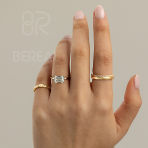 Anillo de Compromiso Personalizado con Diamante Cultivado en Laboratorio VVS IGI, Anillo Solitario de Lujo en Plata 925 con Bisel de Diamante Corte Esmeralda, Joyería Fina para Mujer - Product Image 2