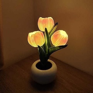 Lampada da <span class=keywords><strong>Notte</strong></span> LED a Forma <span class=keywords><strong>di</strong></span> Tulipano, Luce Decorativa da Comodino per Camera da Letto, Lampada da Tavolo Creativa, Regalo <span class=keywords><strong>di</strong></span> Compleanno <span class=keywords><strong>di</strong></span> Alta Gamma per Donne - Product Image 3