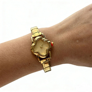 <span class=keywords><strong>Montre</strong></span> à quartz pour femme en acier inoxydable, design italien frais et élégant, avec breloques, pour personnalisation DIY - Product Image 2