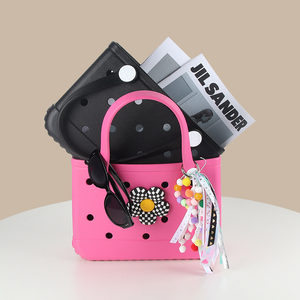 กระเป๋าโท้ท EVA ตกแต่งเก๋ไก๋น่ารักเต็มไปด้วยสีชมพูพร้อมแผ่นแปะการ์ตูนกระเป๋าหรูหราพร้อมโบว์ลูกไม้ที่สมบูรณ์แบบสำหรับการใช้งานในชีวิตประจำวันอย่างมีสไตล์ - Product Image 4