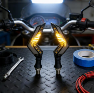 Accesorios de Modificación para Motocicletas, Luz Direccional LED de Dos Colores con Forma de Ala, Efecto de Agua Fluyendo, Alas de Ángel Horizontales - Product Image 1
