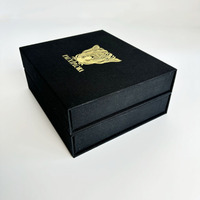 Boîte de paquet de vêtements cadeau magnétique en forme de livre en tissu de lin de luxe personnalisée boîte de papier de haute qualité pour l'emballage de parfum de vêtement
