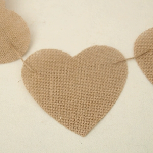Bandera de Yute Reutilizable en Forma de Corazón, Banderines Rústicos de Yute para Boda, Banderas Decorativas de Lino - Product Image 3