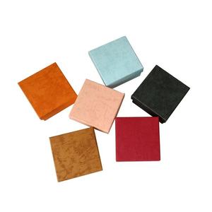 हॉट सेलिंग मिश्रित रंग कार्डबोर्ड गहने बैग पैकेजिंग सरल डिजाइन घड़ी बॉक्स गहने बॉक्स और लोगो के साथ पैकेजिंग - Product Image 2