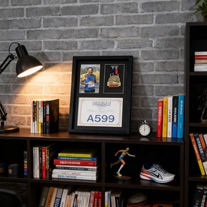 Cadre photo d'affichage de marathon de médaille de bricolage en bois massif boîte d'ombre d'affichage de course de coureurs de marathon tridimensionnel creux - Product Image 5