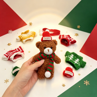Décoration de Noël en peluche : mini-ours en peluche doux avec pull tricoté et bonnet de Père Noël pour tasse à café ou décoration de table