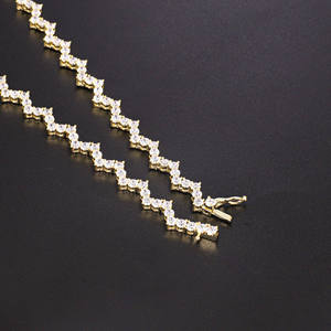 Oro Laminado Cadena Tenis Pendentif goutte de chaînes glacées personnalisées Collier plaqué or 14 carats Collier ras du cou en diamant mignon Collier de tennis pour femmes - Product Image 2