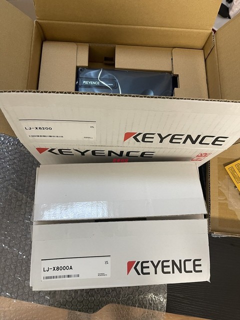 1PC LJ-X8200 LJX8200 Contour New Expedited Shipping