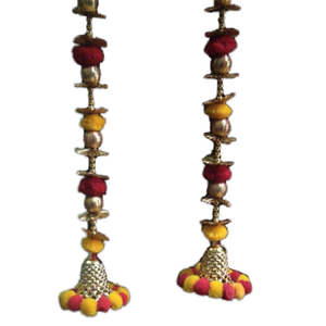 Decoración Tradicional de Pared de Metal con Pompones Rojos y Amarillos para Decoración del Hogar en Diwali, Diseño Vertical de 2 Piezas - Product Image 1