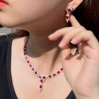 Elegante Rote Kristall Brautschmuck-Sets CZ Ovaler Schliff Rubin Kubisches Zirkon Stein Party Hochzeit Blumen Halskette Ohrringe für Damen