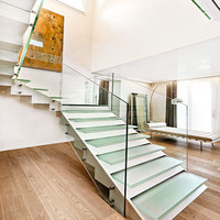 Escalier droit classique, escalier de grenier, escalier pliant, escalier en bois
