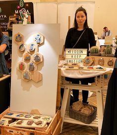 Bán buôn tổ ong thiết kế bằng gỗ huy chương Rack hiển thị huy chương kệ trưng bày - Product Image 6