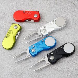 Nouvel Outil de Réparation de Divots Pliant en Aluminium Coloré pour Hommes, Accessoire de Golf de Luxe en Métal, Type Couteau à Rabats - Product Image 3