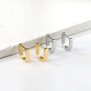 Pendientes de Aro Huggie Unisex de Acero Inoxidable con Baño de Oro de 18K, Diseño Geométrico de Corazones y Cuadrados, Estilo Minimalista y Moderno - Product Image 3