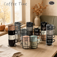 Collections de tasses à motifs bleus et blancs SWT, présentoirs saisonniers, cuisines chaleureuses et moments de café quotidiens