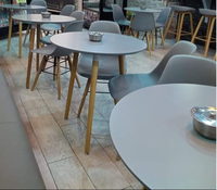 Ensemble de 4 chaises de salle à manger Mobilier de maison moderne en bois Ensemble de 4 tables et chaises nordiques