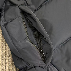 Ventes en gros de manteaux longs en duvet de canard pour femmes, noirs, longs, de marque, avec fourrure - Product Image 5