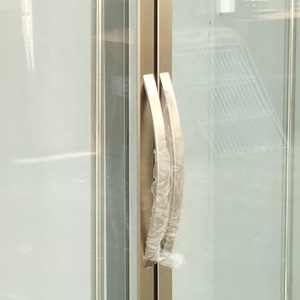 מסך יחיד מתלה מקרר בשר תולה עם פלדת אל-חלד מלאה וווים חזקים לדלת זכוכית בחנות - Product Image 6