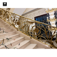 Fabrication de rampes d'escalier intérieures de luxe, design en laiton antique doré pour villa