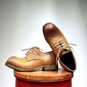 Chaussures pour hommes 2026 en cuir de bison à bout rond, style business formel, baskets décontractées britanniques, version coréenne tendance, pour mariage - Product Image 1