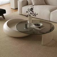Maison moderne minimaliste, salon de style crème, ensemble de tables basses, plateau en verre, table basse de luxe légère