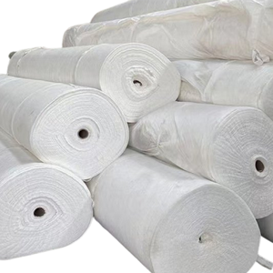 Tissu non tissé blanc en spunbond, respirant avec certification CPR pour usage agricole - Product Image 1