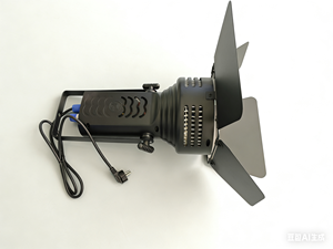Projecteur LED 300W pour exposition, lumière blanche froide haute luminosité pour salon automobile, durée de vie de 50 000 heures pour l'éclairage de salons automobiles et d'événements - Product Image 3