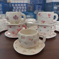 Chaozhou usine peinte à la main petite tasse à café en céramique florale et feuille verte et soucoupe plateau de nouveauté ensemble de tasses à thé de l'après-midi
