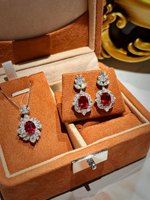 18K Weißgold Labor-gezüchteter Edelstein-Anhänger Halskette Ovaler Roter Rubin Diamant D Center Blumenschmuck für den Alltag Nur Höchste Qualität