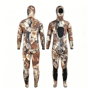 Muta Subacquea Mimetica Personalizzata 7MM per Pesca Subacquea e Apnea in Neoprene con Cerniera a Doppia Chiusura alle Caviglie - Product Image 1