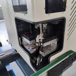 Soudeuse automatique sans soudure <span class=keywords><strong>de</strong></span> qualité supérieure, commande PLC pour cadres <span class=keywords><strong>de</strong></span> fenêtres en <span class=keywords><strong>PVC</strong></span>/UPVC, machines <span class=keywords><strong>de</strong></span> construction à haute productivité, nettoyage des scories - Product Image 6