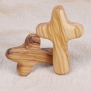 Tamaño de Palma de mano natural pequeña oración fina Cruz adhesiva de madera de oliva regalo cristiano <span class=keywords><strong>para</strong></span> <span class=keywords><strong>manualidades</strong></span> - Product Image 2