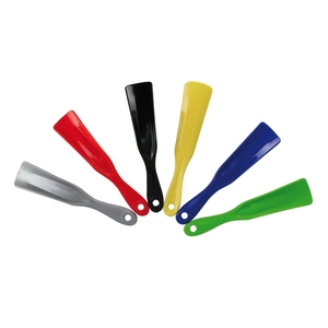 Prezzo di fascia alta qualità eccellente colori assortiti calzascarpe in plastica da 18 Cm per l'esportazione all'ingrosso - Product Image 1