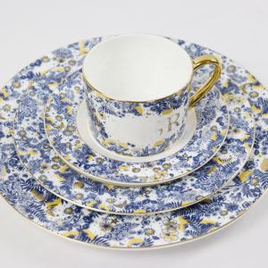 Dinnerwara Sets Venta al por mayor Nuevo diseño Estilo europeo Platos de cerámica de 4 piezas y Bone China Caja de regalo Fiesta de lujo Kit de taza caliente - Product Image 1