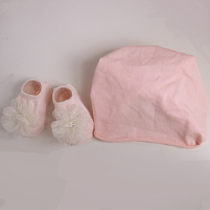 Vente en gros Chapeau fantaisie en vrac pour printemps et automne pour bébés Ensemble de chaussettes avec fleurs pour femmes et bébés Cadeau de <span class=keywords><strong>naissance</strong></span> de haute qualité - Product Image 6